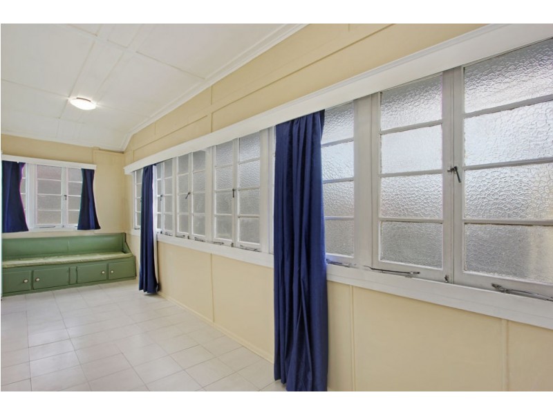 68 Nudgee Road, Hamilton QLD 4007