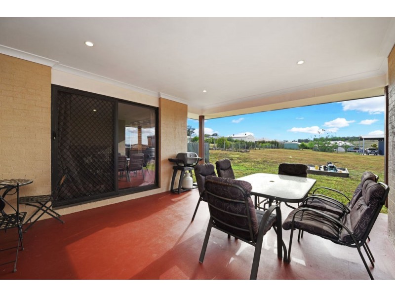 8 Corella Street, Meringandan West QLD 4352