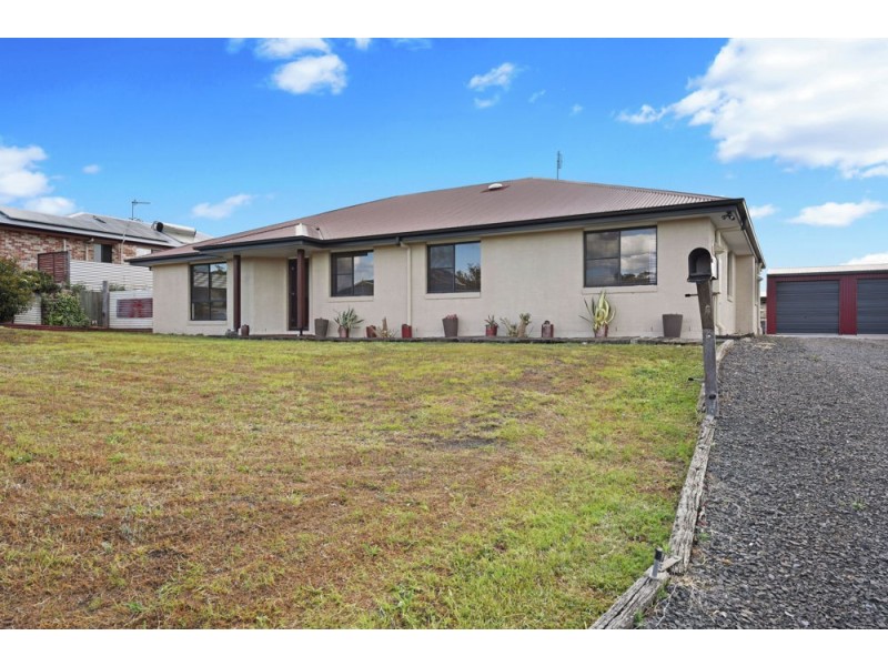 8 Corella Street, Meringandan West QLD 4352