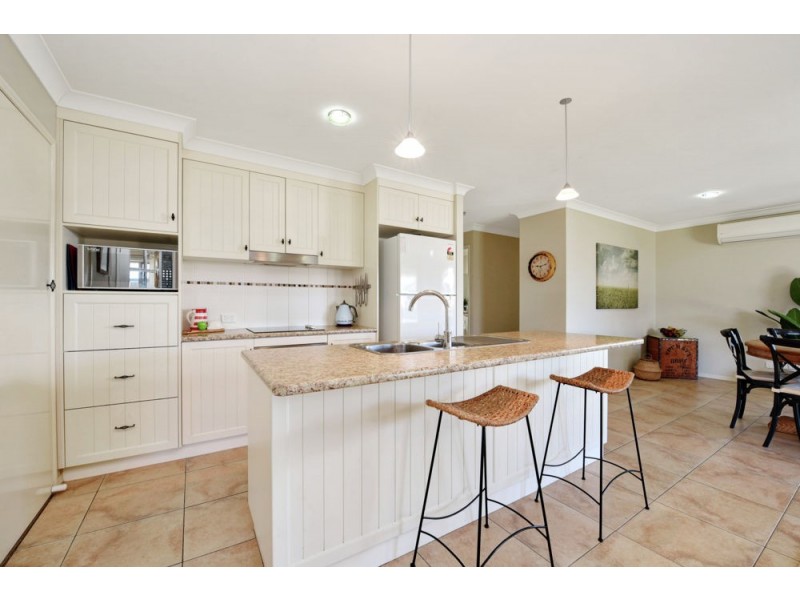 44 Wareena Crescent, Glenvale QLD 4350