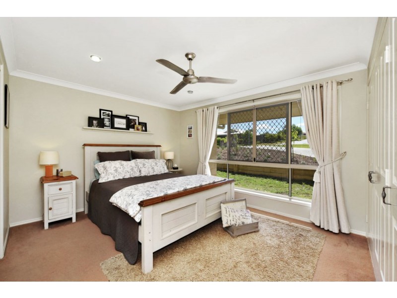 44 Wareena Crescent, Glenvale QLD 4350