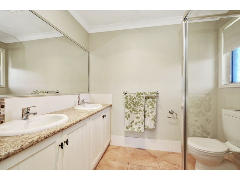 44 Wareena Crescent, Glenvale QLD 4350