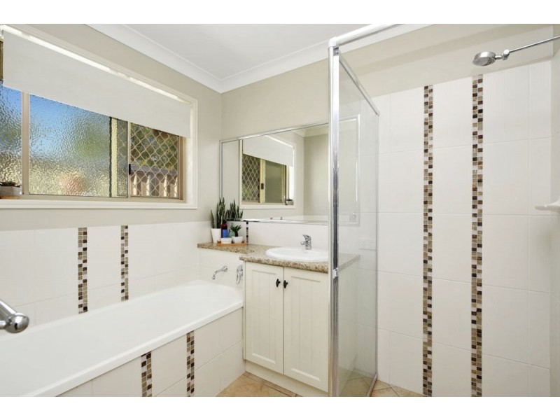 44 Wareena Crescent, Glenvale QLD 4350