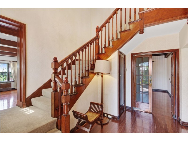 18 Castleton Street, Hamilton QLD 4007