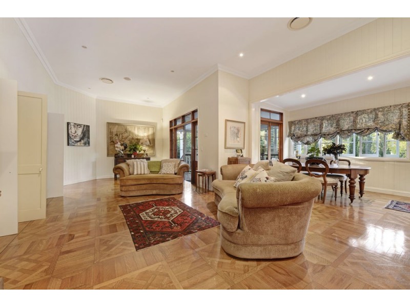 70 Hipwood Road, Hamilton QLD 4007