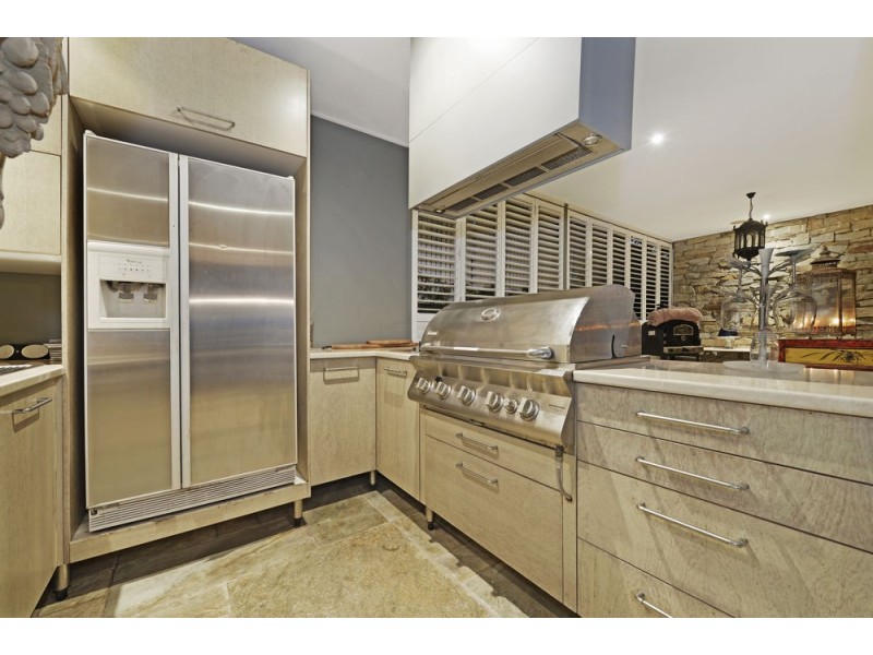 70 Hipwood Road, Hamilton QLD 4007