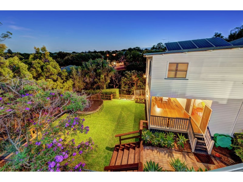 9 Hanworth Street, East Brisbane QLD 4169