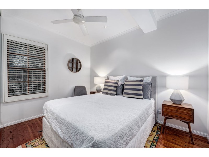 9 Hanworth Street, East Brisbane QLD 4169