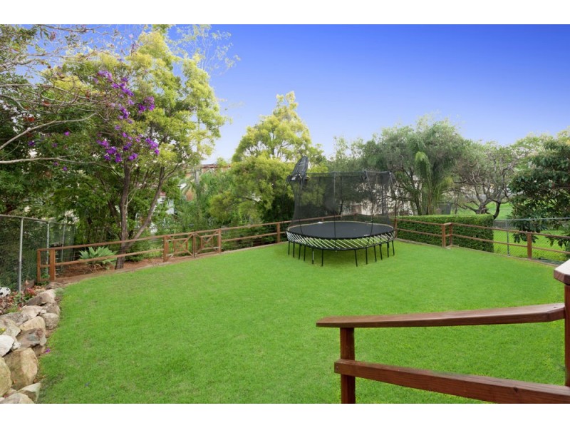 9 Hanworth Street, East Brisbane QLD 4169