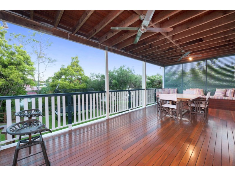 9 Hanworth Street, East Brisbane QLD 4169