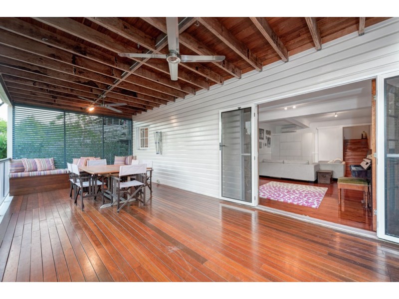 9 Hanworth Street, East Brisbane QLD 4169