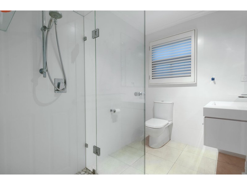 9 Hanworth Street, East Brisbane QLD 4169