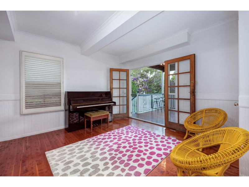 9 Hanworth Street, East Brisbane QLD 4169