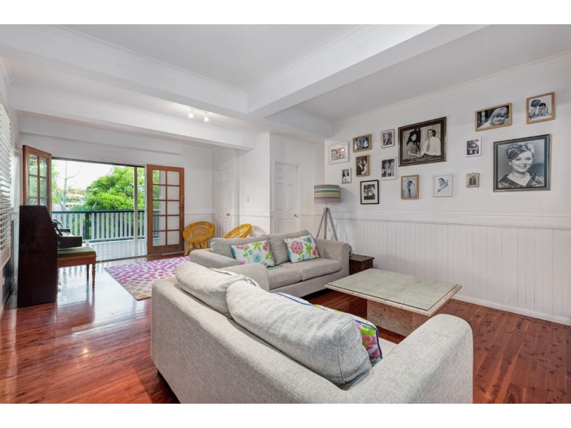 9 Hanworth Street, East Brisbane QLD 4169