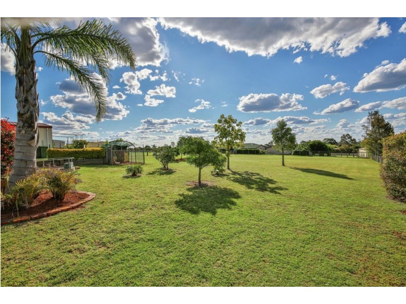 5 Cole Drive, Highfields QLD 4352