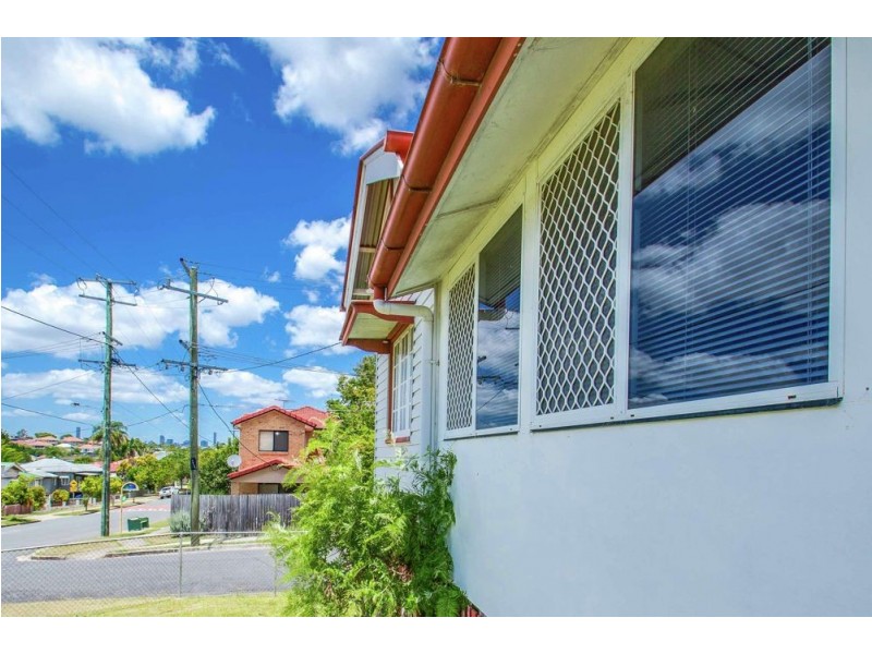 52 Clifford Street, Stafford QLD 4053