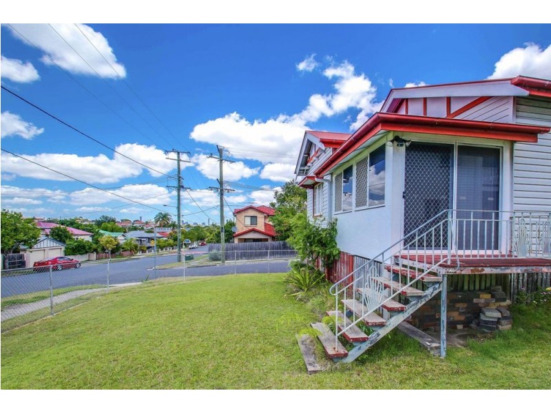 52 Clifford Street, Stafford QLD 4053