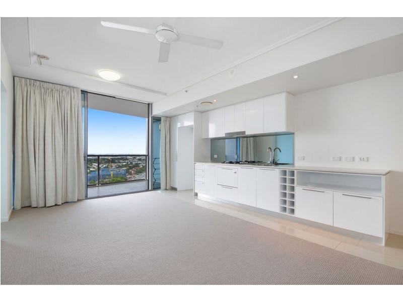 11901/8 Harbour Rd, Hamilton QLD 4007