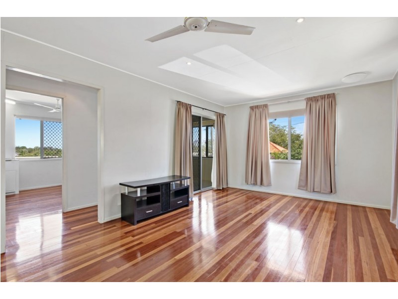 4 Gray St, Carina QLD 4152