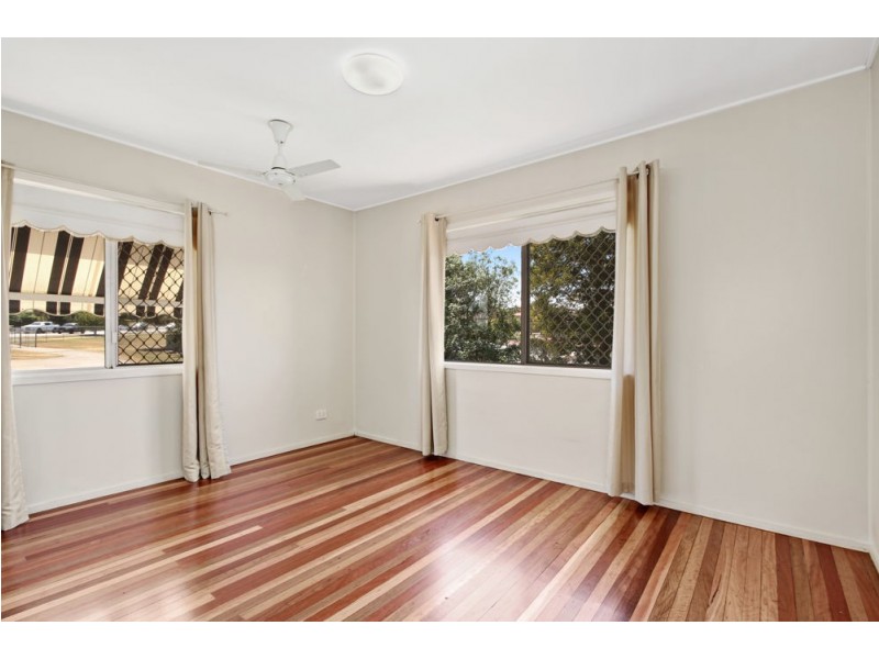 4 Gray St, Carina QLD 4152