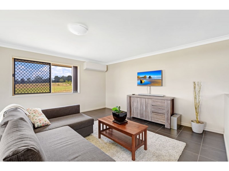 18 Rosella Gardens Drive, Meringandan West QLD 4352