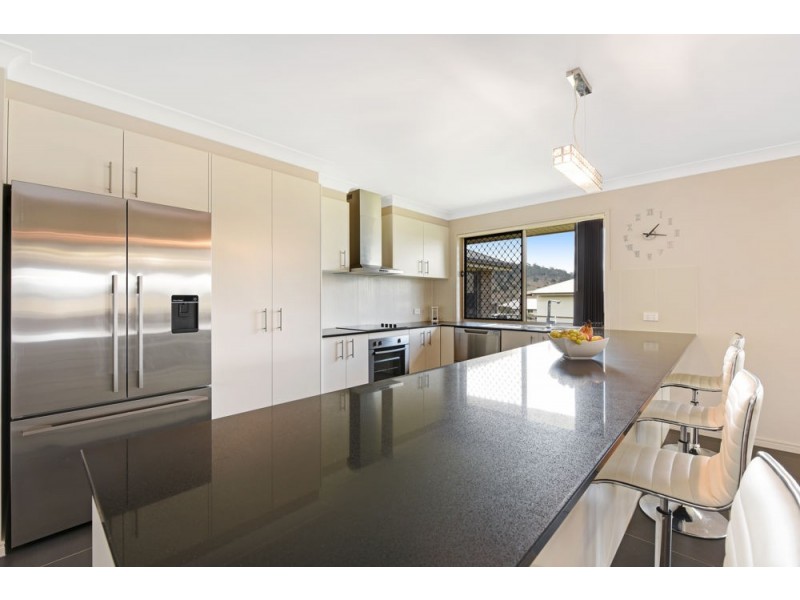 18 Rosella Gardens Drive, Meringandan West QLD 4352