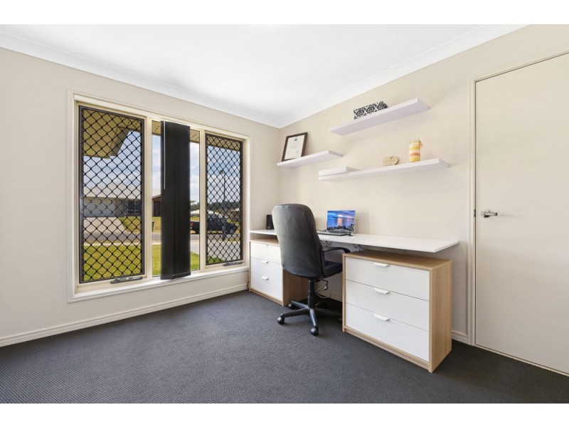 18 Rosella Gardens Drive, Meringandan West QLD 4352