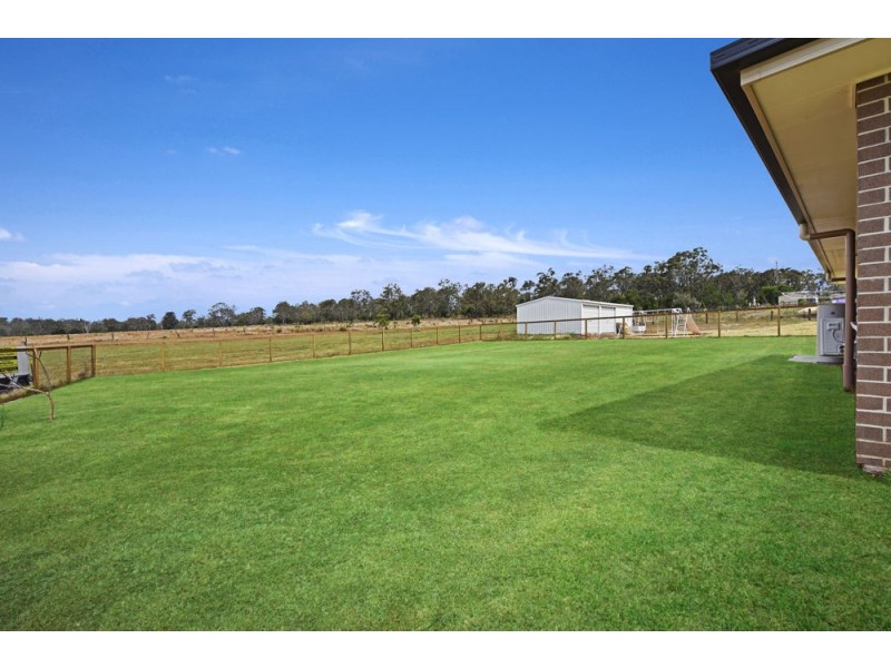 18 Rosella Gardens Drive, Meringandan West QLD 4352