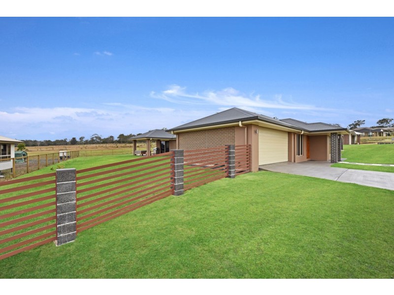 18 Rosella Gardens Drive, Meringandan West QLD 4352