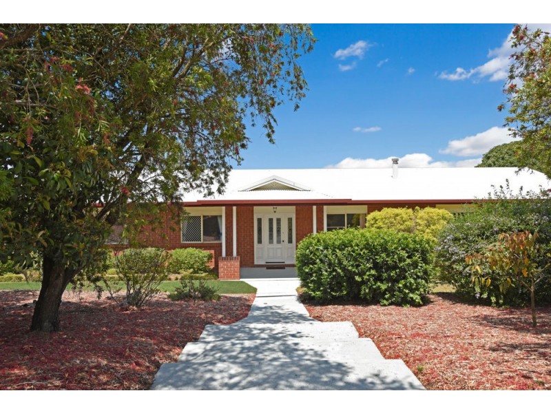 17 Palmer Drive, Highfields QLD 4352