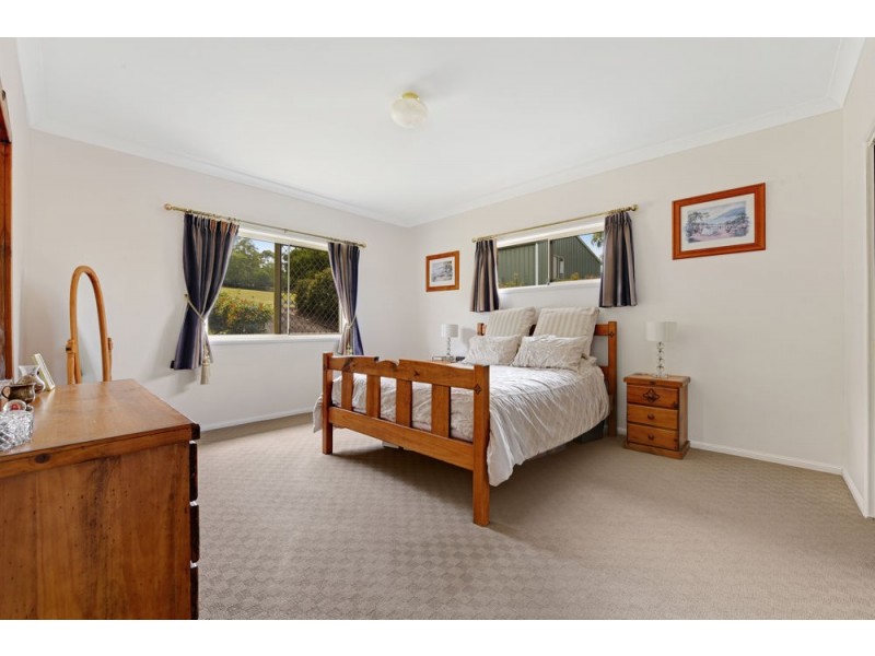 17 Palmer Drive, Highfields QLD 4352