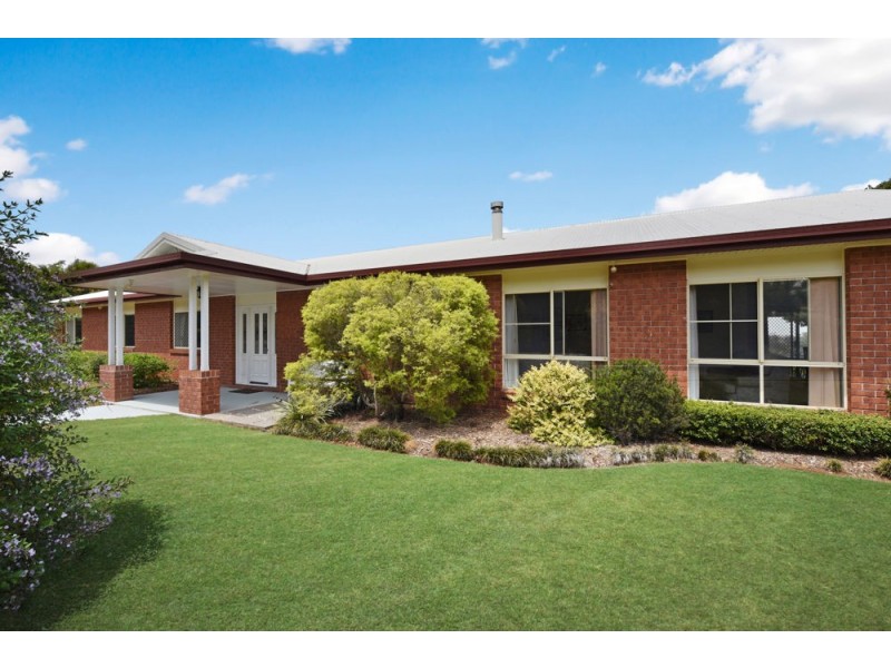 17 Palmer Drive, Highfields QLD 4352