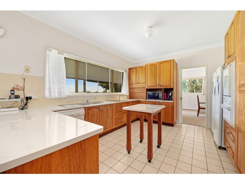 17 Palmer Drive, Highfields QLD 4352