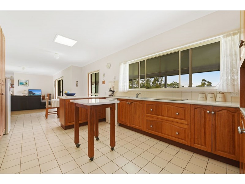 17 Palmer Drive, Highfields QLD 4352