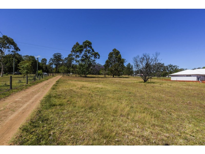 19 Costello Road, Cabarlah QLD 4352