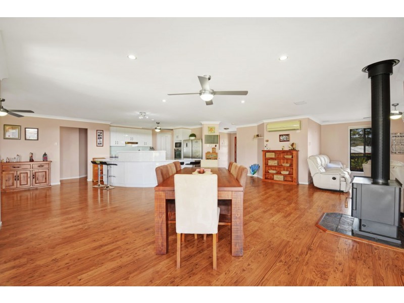 20 Kookaburra Court, Meringandan West QLD 4352