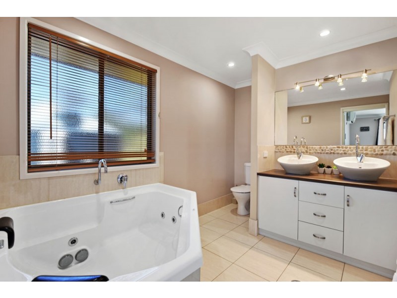 20 Kookaburra Court, Meringandan West QLD 4352