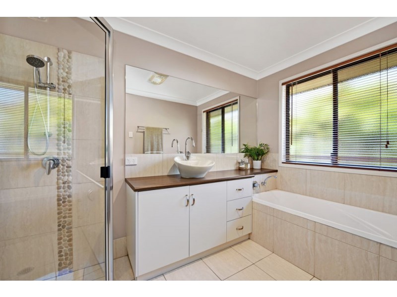 20 Kookaburra Court, Meringandan West QLD 4352