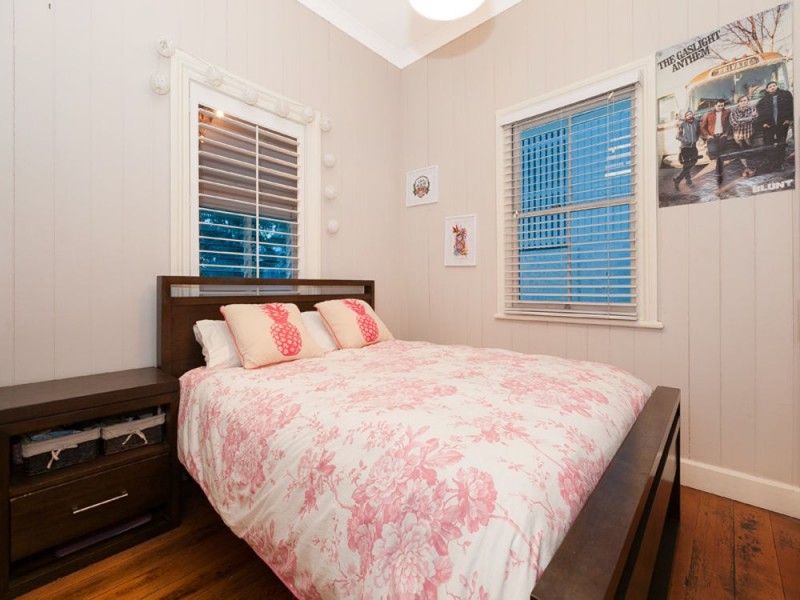 15 Storie Street, Red Hill QLD 4059
