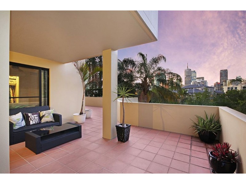 3/64 Lambert Street, Kangaroo Point QLD 4169
