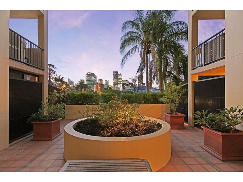 3/64 Lambert Street, Kangaroo Point QLD 4169