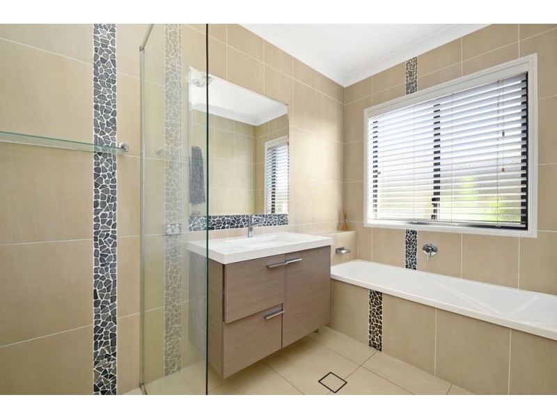 2 Prospect Terrace, Highfields QLD 4352