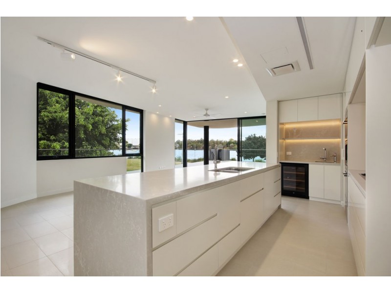 9103/50 Parkside Circuit, Hamilton QLD 4007