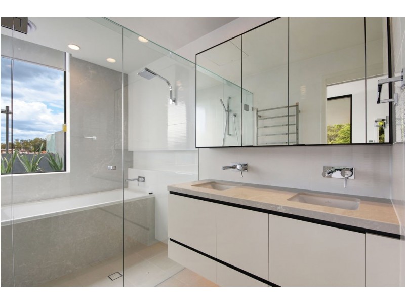 9103/50 Parkside Circuit, Hamilton QLD 4007