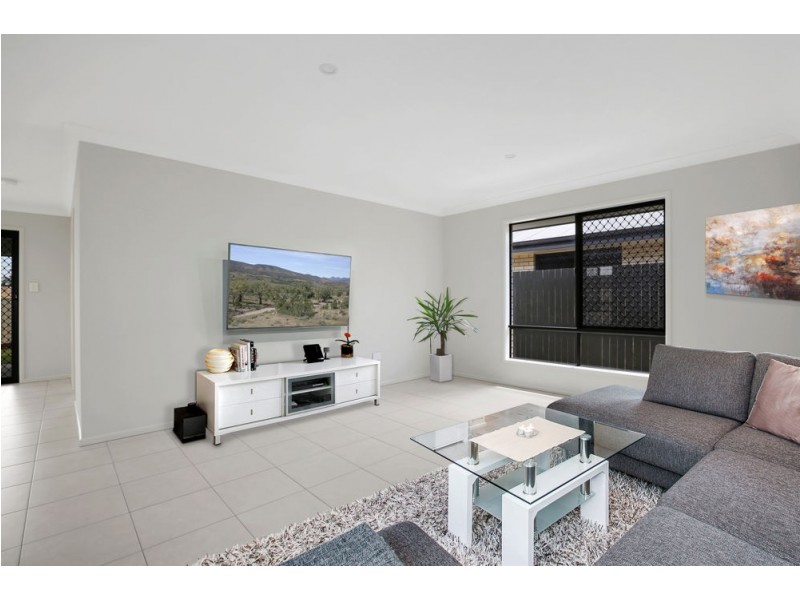 300 Birkdale Road, Birkdale QLD 4159