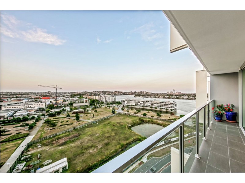 1204/30 Festival Place, Newstead QLD 4006