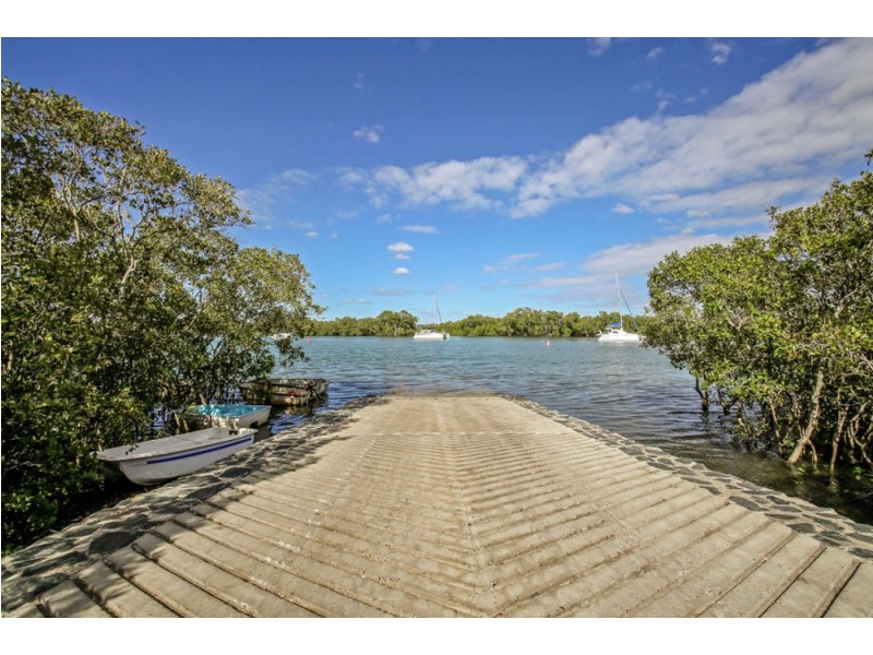 24 Lucy Street, Thorneside QLD 4158