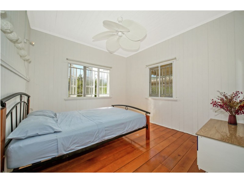 24 Lucy Street, Thorneside QLD 4158