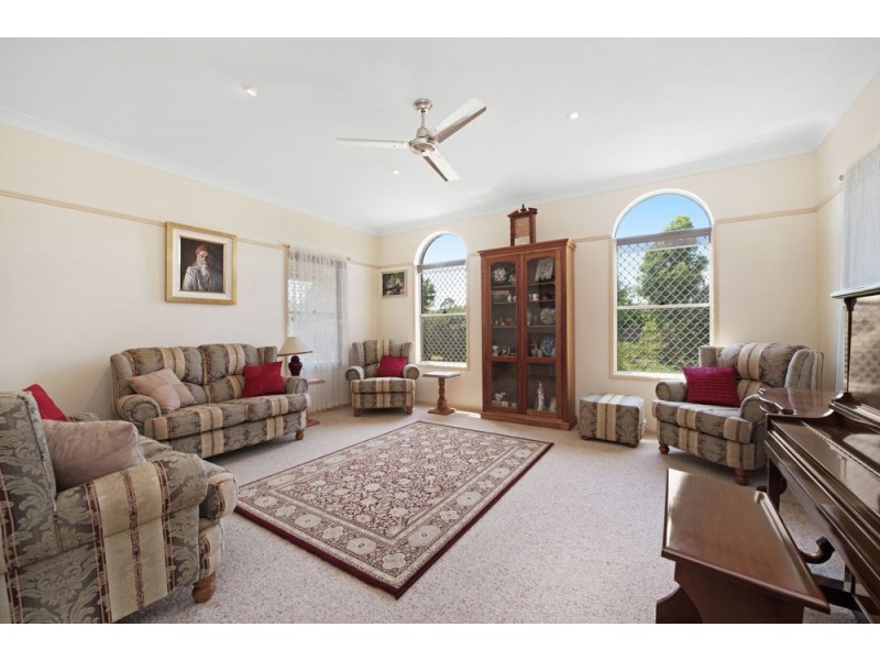 10 Stanley Parade, Highfields QLD 4352