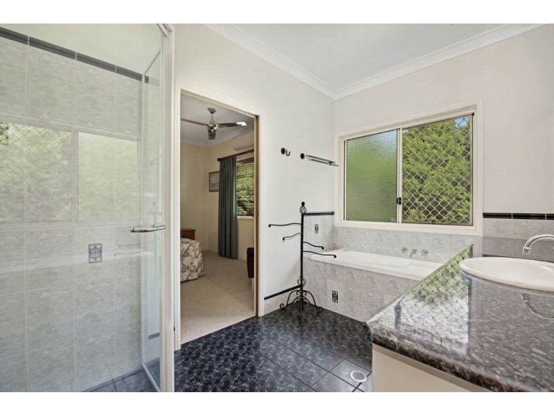 10 Stanley Parade, Highfields QLD 4352